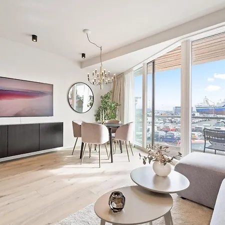 Brand New Downtown Harbor Apartment Reykjavik